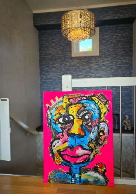 Maleri til stue med fargerik ekspresjonisme og pop art. 